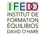IFEDO Institut de Formation Équilibrios David O'Hare Logo IFEDO avec lettres colorées (vert, bleu, rose), texte dessous: INSTITUT DE FORMATION ÉQUILIBRIOS DAVID O'HARE.